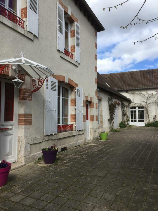 Bed and Breakfast Le Clos Tilia à Cléry-Saint-André Extérieur photo