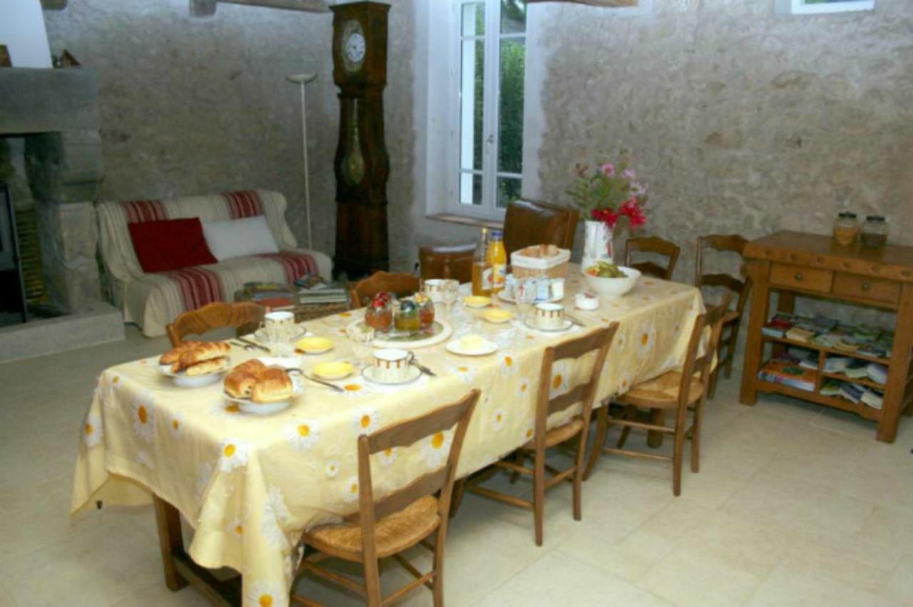 Bed and Breakfast Le Clos Tilia à Cléry-Saint-André Extérieur photo