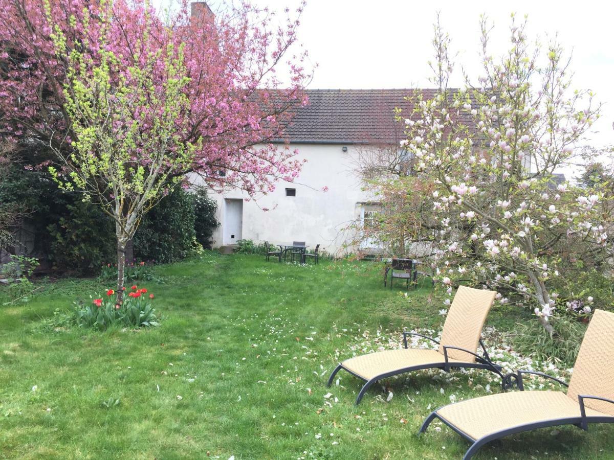 Bed and Breakfast Le Clos Tilia à Cléry-Saint-André Extérieur photo